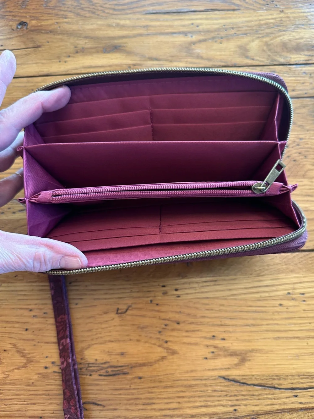 Travelon Burgundy Floral Zip-Around Wristlet Mega Wallet RFID